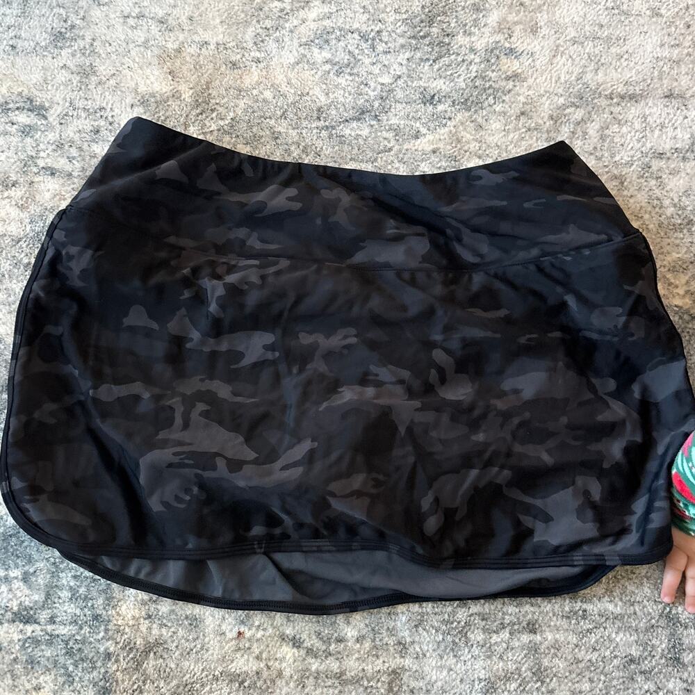 Soothfeel Swim Skort Skirt Black Gray Camo Activewear Women's Size XL